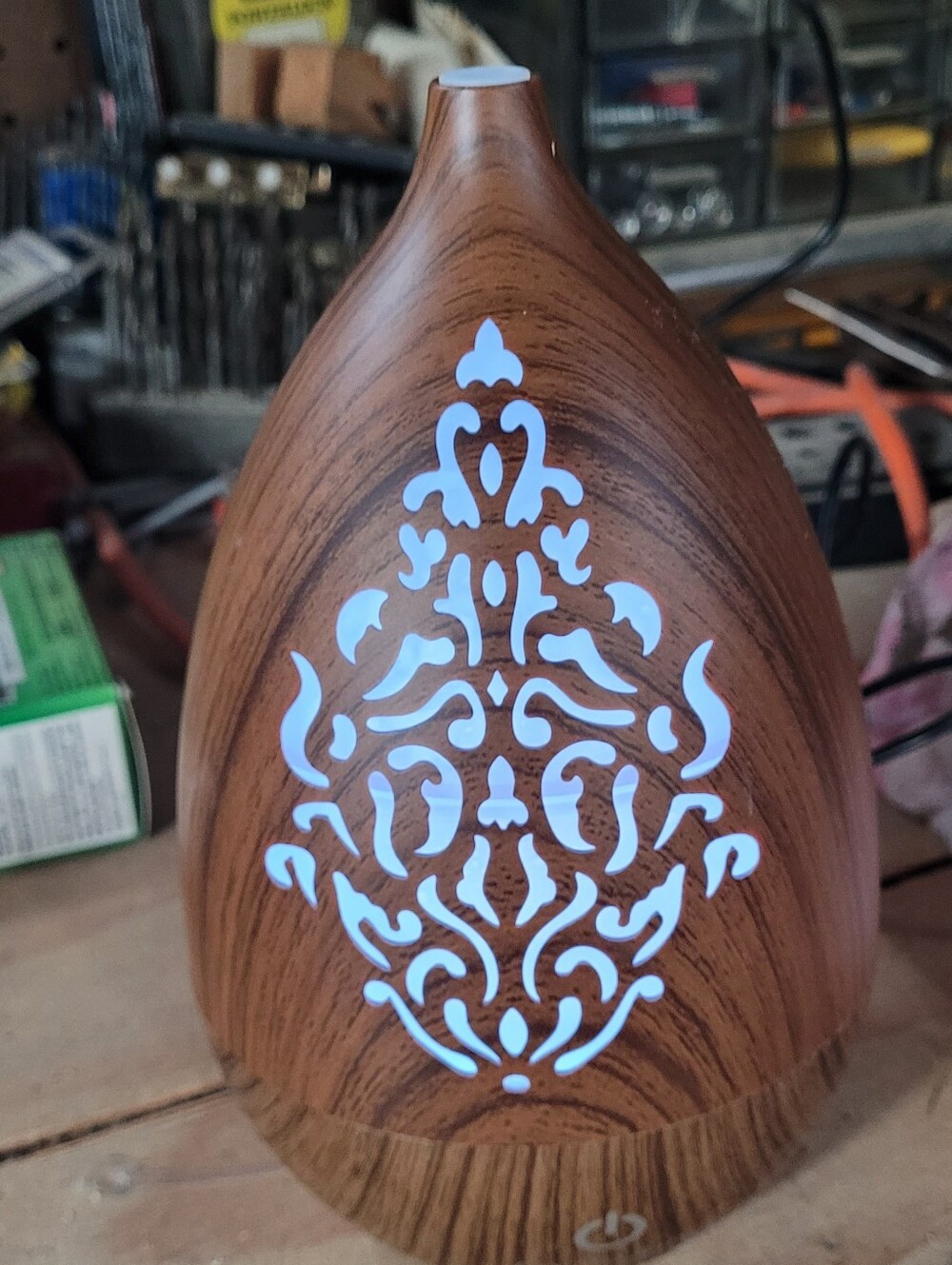 Wood-Grain Look Aromatherapy Diffuser with Blue Grren Ect LED Accent